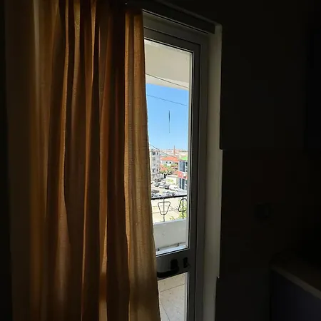 Lirzas Tirana